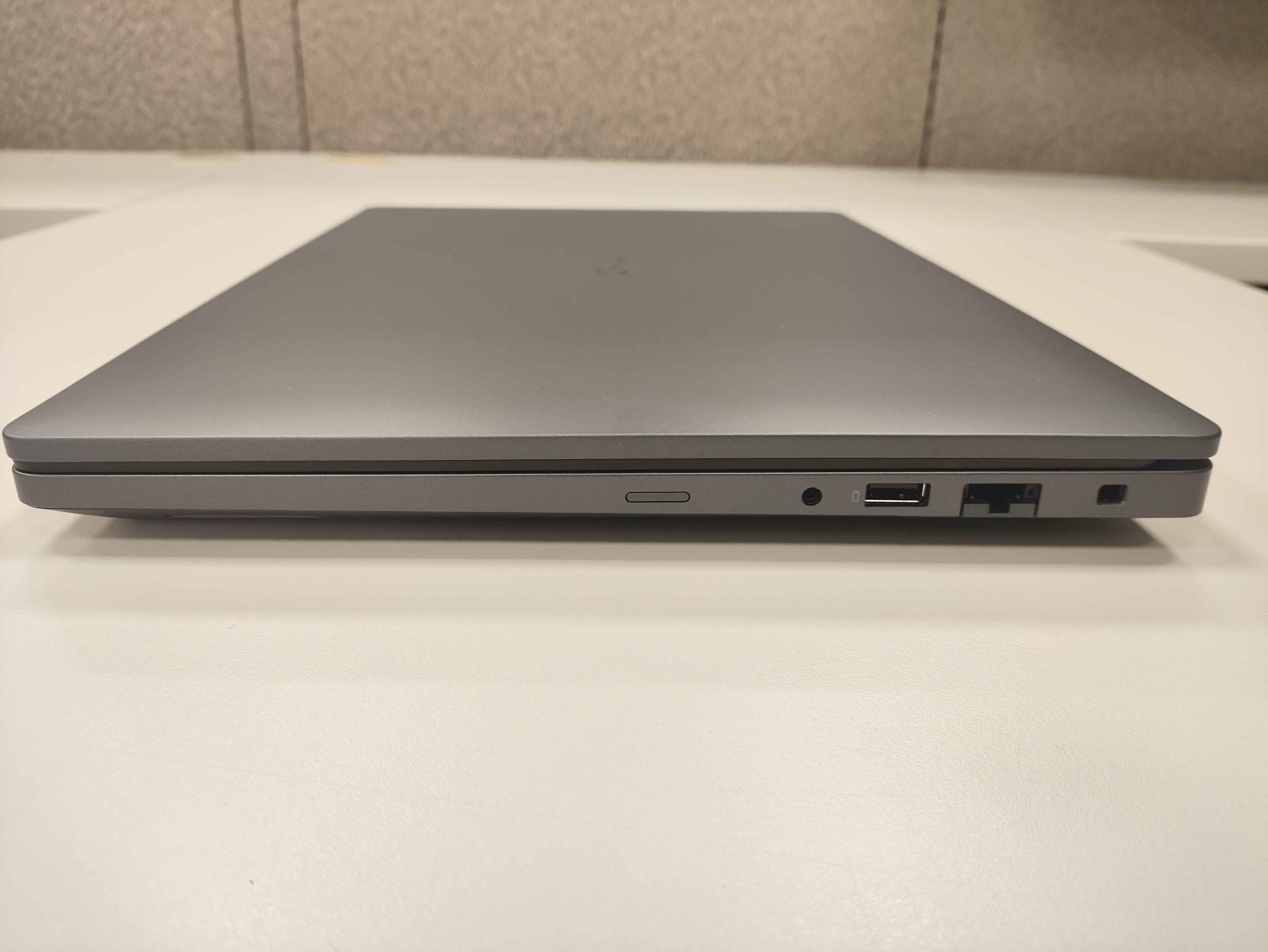 機身右部